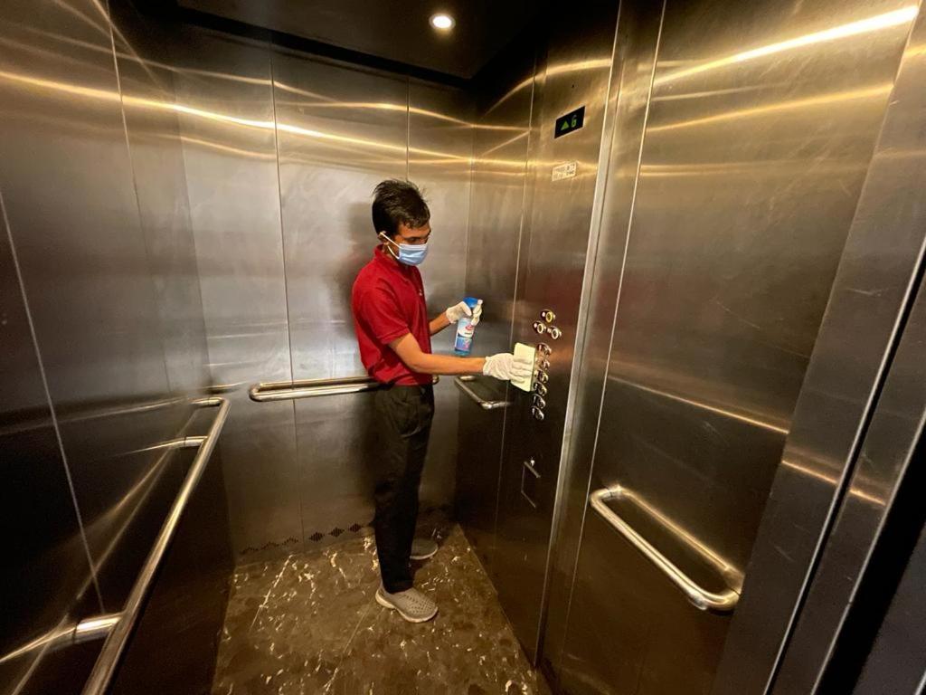 Hotel Grand Ambience 아흐메다바드 외부 사진