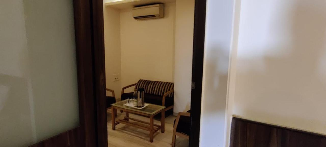 Hotel Grand Ambience 아흐메다바드 외부 사진