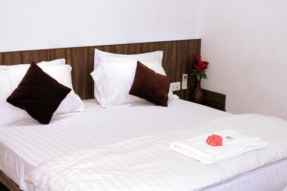 Hotel Grand Ambience 아흐메다바드 외부 사진