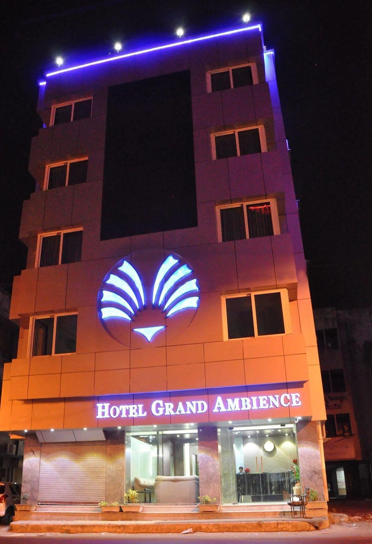 Hotel Grand Ambience 아흐메다바드 외부 사진